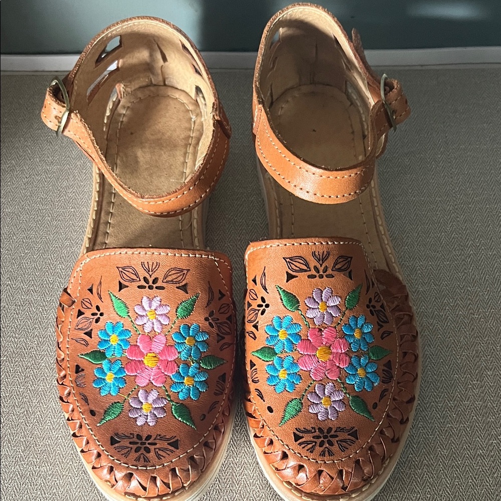 Floral Embroidered Tan Women's Shoes